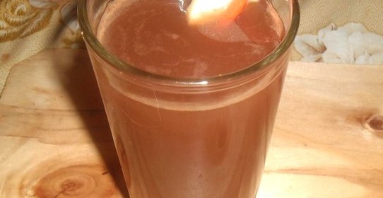 Натуральный яблочный сок через чулок