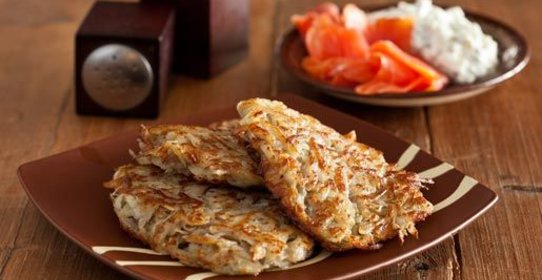 Драники с творожным соусом