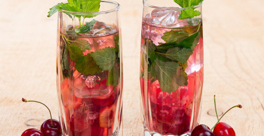 Мятно-вишневый напиток