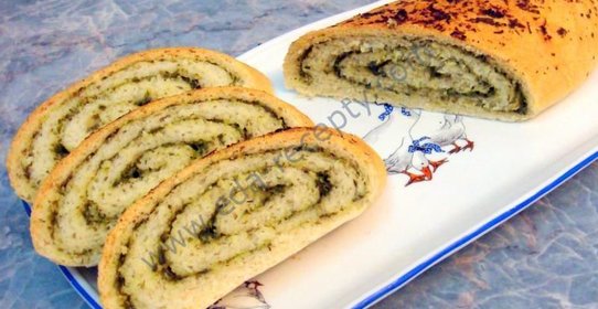 Хлеб с начинкой из чеснока и зелени