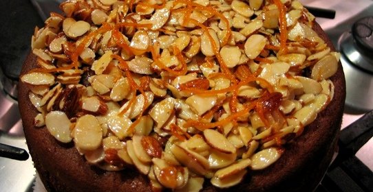 Апельсиновый торт с миндалем