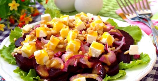 Салат из свеклы с фетой и кедровыми орешками
