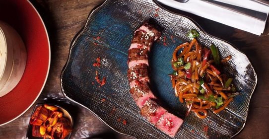 Маринованный тунец с лапшой удон