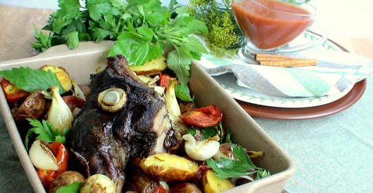 Баранина Джинга запечённая с молодым картофелем.