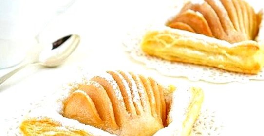 Слойки с грушей