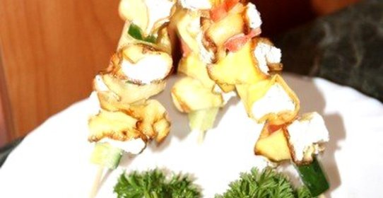 Рулетики из кабачков с брынзой