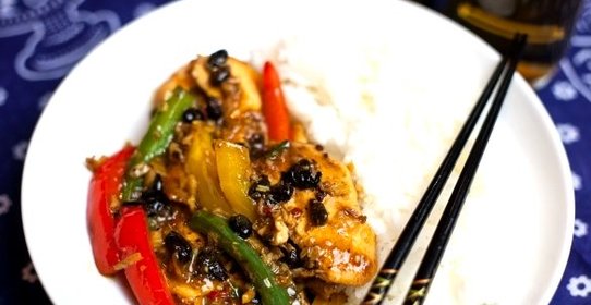 Курица с овощами в воке