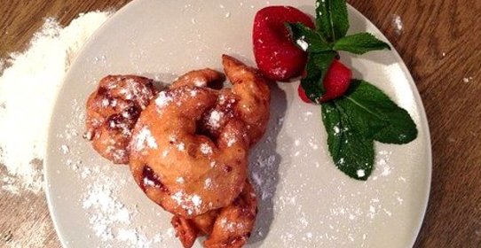 Постные пирожки с фруктами (сухофруктами)