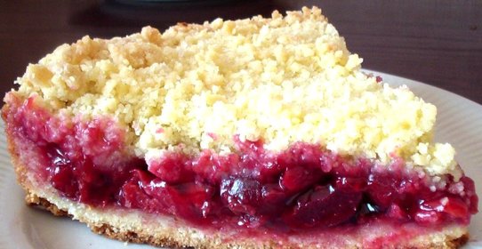 Вишневый пирог с крошкой