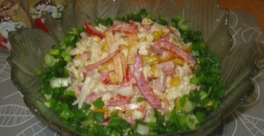 Капустный салат с ветчиной