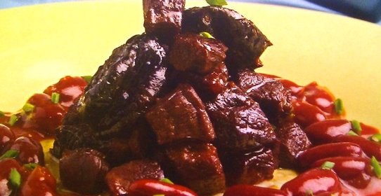 Тушеная баранина с черносливом