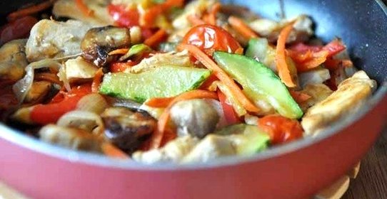 Соте из курицы с овощами