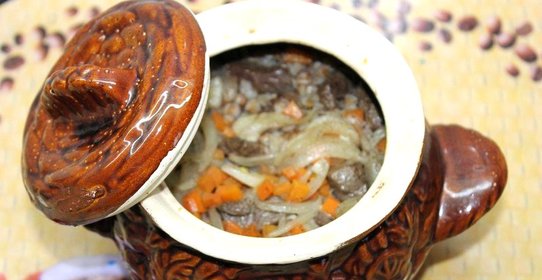 Гречка в горшочке с свиной печенью