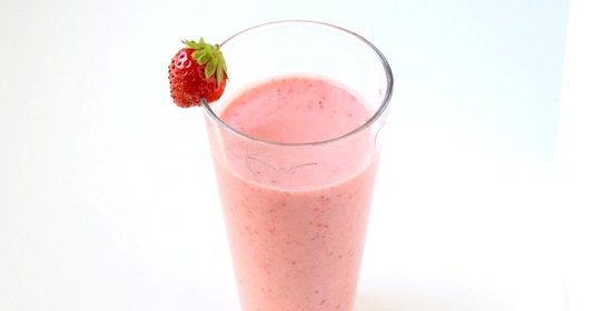 Клубничный смузи с овсянкой