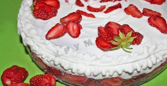 Клубничка торт творожно клубничный