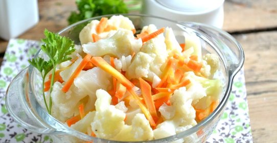 Маринованная цветная капуста с морковью