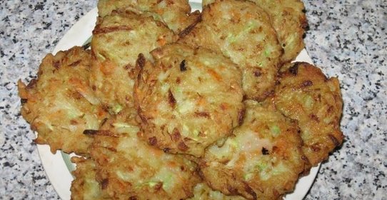 Оладьи из кабачков с манкой и картошкой