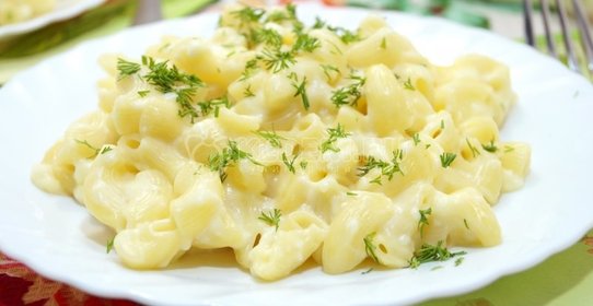Макароны в сырном соусе