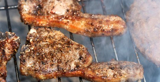 Свиные отбивные в маринаде из кофе и патоки