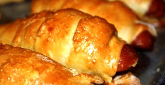 Расстегай с сосиской