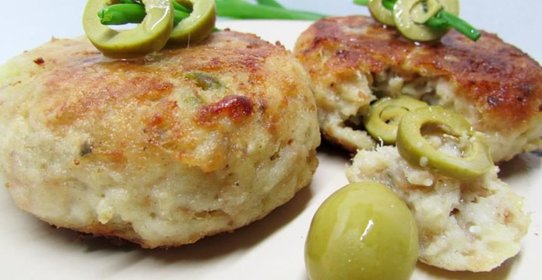 Рыбные котлетки с греческой ноткой