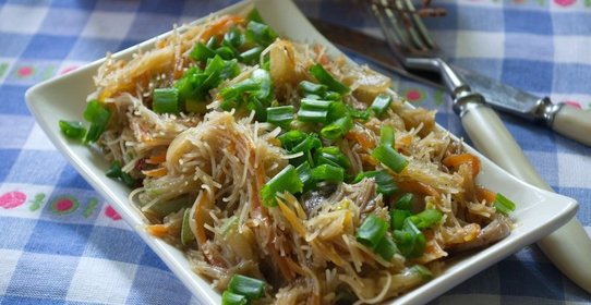 Рисовая лапша с овощами