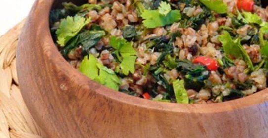 Гречка с чили и шпинатом