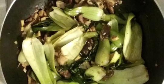 Острый пак-чой с грибами шиитаке
