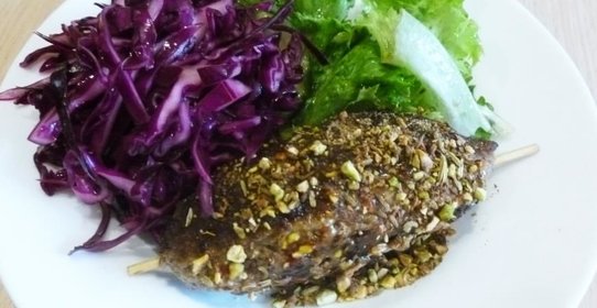 Кюфта-кебаб с маринованной капустой