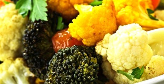 Цветная капуста и брокколи с чесноком, запеченные в духовке