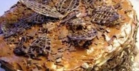 Торт киевский с орехами и цукатами