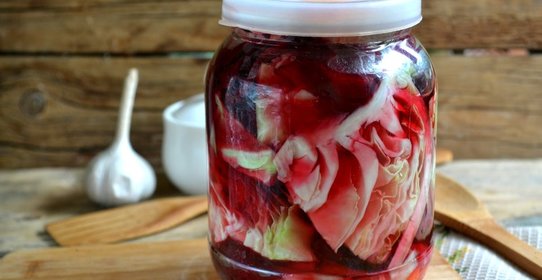 Капуста, маринованная со свеклой по-грузински