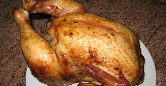 Курица на бутылке