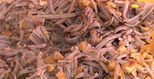 Паста из гречки с орехами и специями