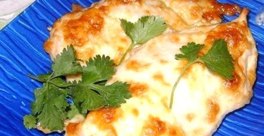 Курица под овощной шапкой