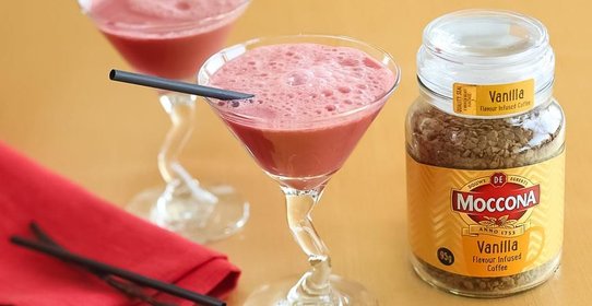 Кофейный коктейль с вишней