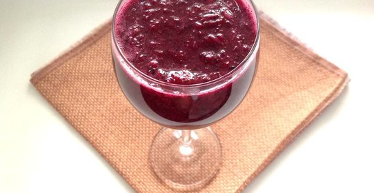 Смузи из апельсина и голубики