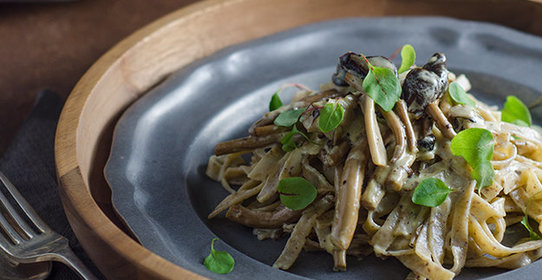 Паста с грибами и фундуком