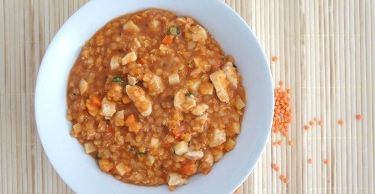 Густая похлебка с куриным филе и чечевицей