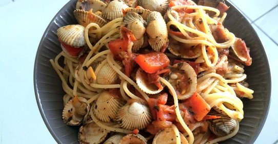 Спагетти вонголе на вине