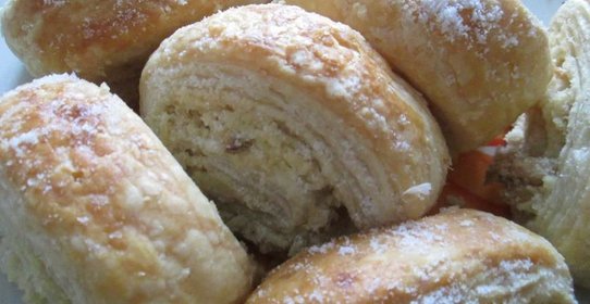 Слойки с лимонными цукатами