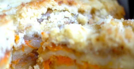 Пирог без добавления яиц с яблоками и морковью
