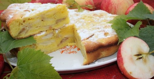 Осенняя румяная шарлотка