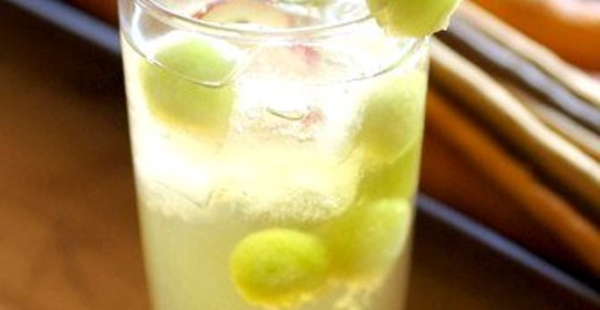 Газированный дынно-ананасовый пунш