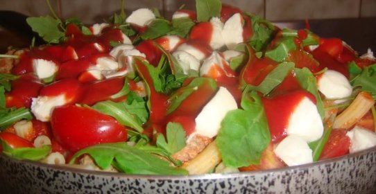 Домашняя паста с фрикадельками и моцареллой