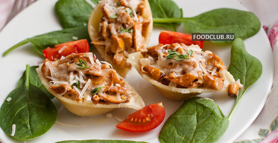 Конкильони с лисичками