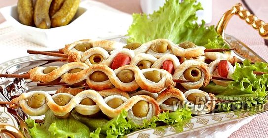 Антипасти — слойки с маслинами