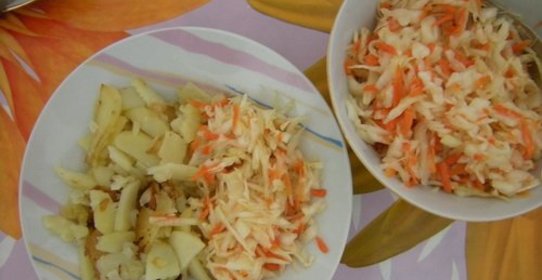 Малосольная капуста с морковью