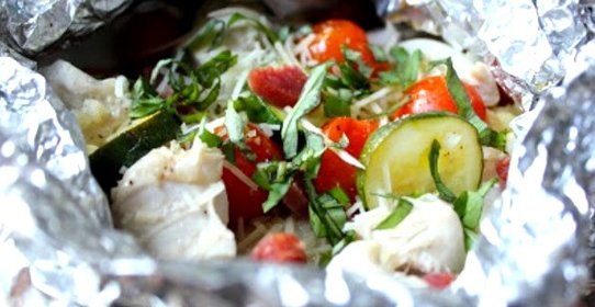 Курица с овощами в фольге