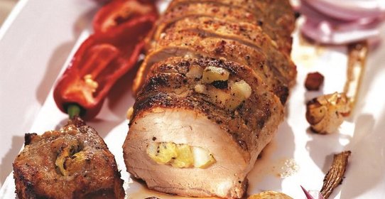 Свинина, фаршированная грушами и киви